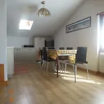 Nyaraló Atirano *